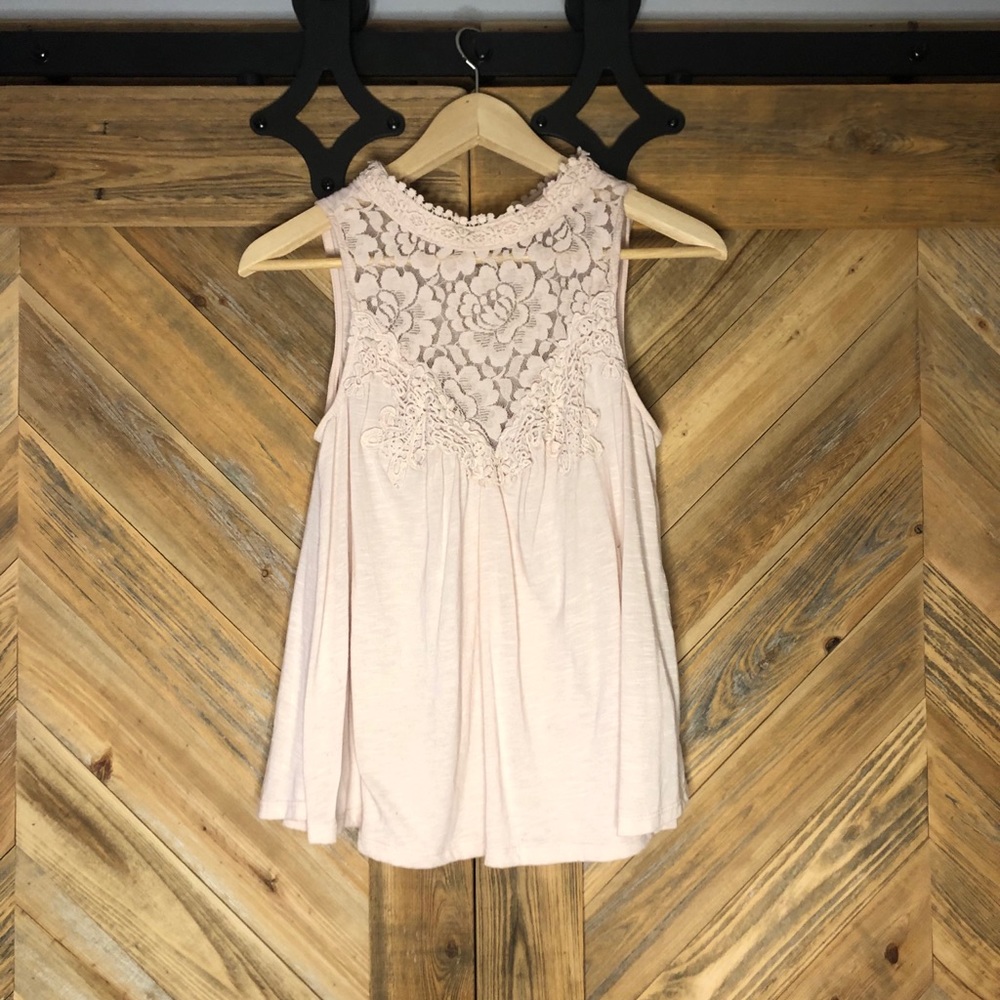 Baby pink tank with lace